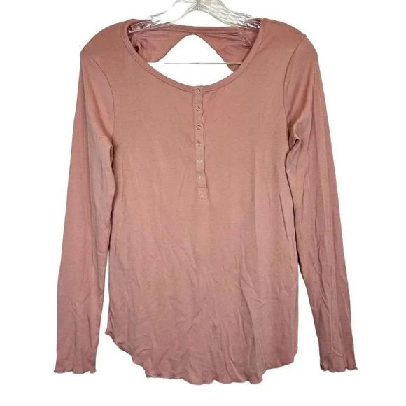 Chaser Henley Open Back Long Sleeve Knit Top M Pink Front Button Lettuce Hem NWT - Picture 3 of 5